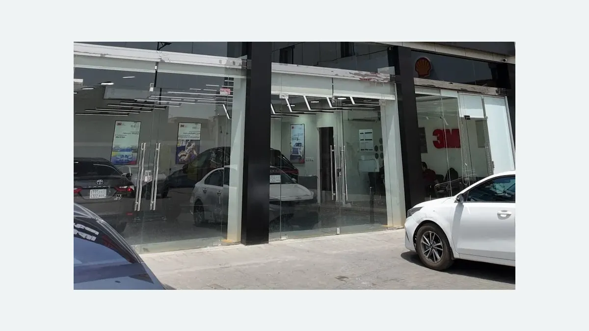واجهة ظلال الكريستال 3M لحماية السيارات في حي النسيم الغربي بالرياض