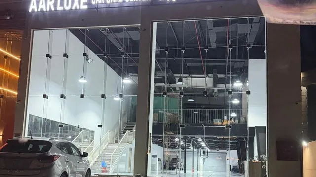 واجهة AAR Luxe Car Care Center لحماية السيارات في حي الساحل بالخبر