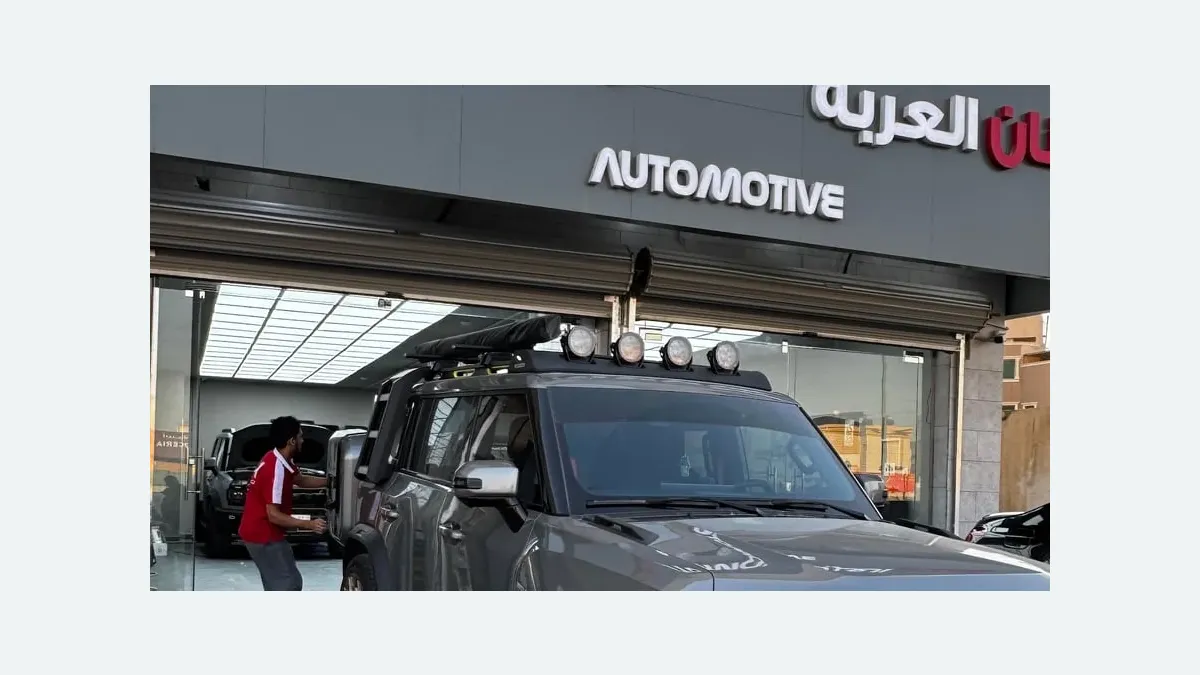 واجهة أكنان العربة لحماية السيارات في حي الوادي بالرياض