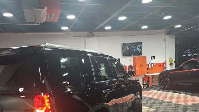 من داخل ديتاليواوتو في حي السلامة بجدة