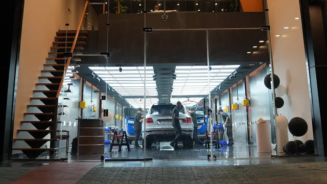 واجهة ديناميكا لحماية السيارات في حي الخالدية بجدة