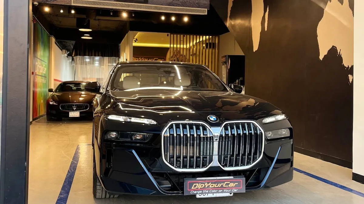 واجهة Dip Your Car لحماية السيارات في حي طويق بالرياض