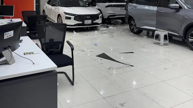 واجهة لومار للعزل الحراري لحماية السيارات في حي العريض بالمدينة المنورة