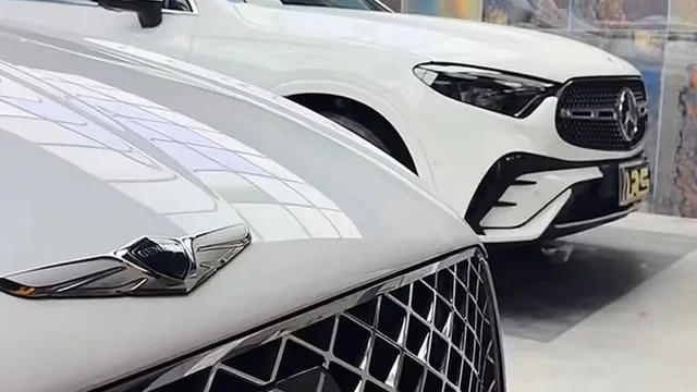 من داخل LRS العناية الفاخرة للسيارات في حي ابن سينا بالخبر