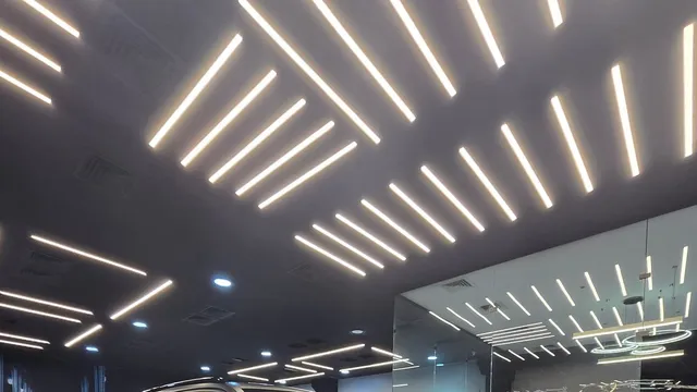 من داخل لوزيكس للعناية بالسيارة في حي الساحلي بالدمام