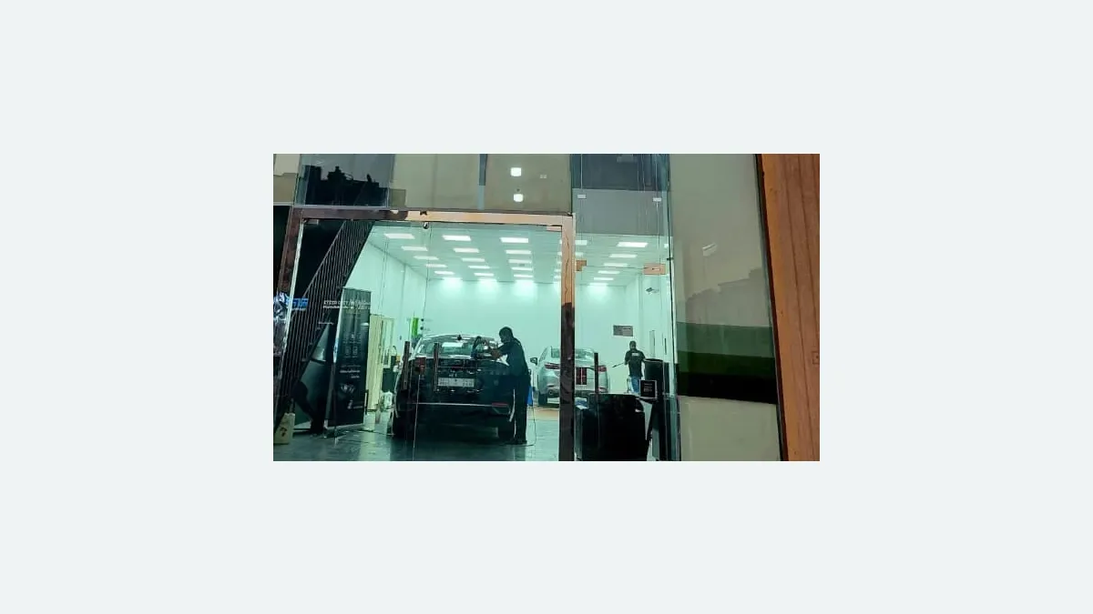 واجهة Nano Gold لحماية السيارات في حي النزهة بالدمام