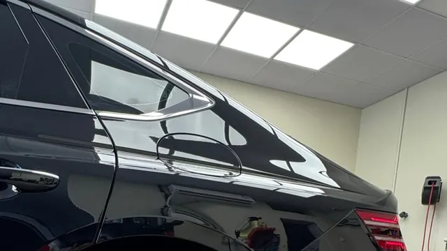 من داخل مركز بوليش اليت للعناية بالسيارات في حي الاخباب بالطائف