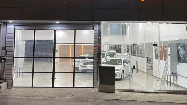 واجهة شاين زون لحماية السيارات في حي المعارض بالطائف