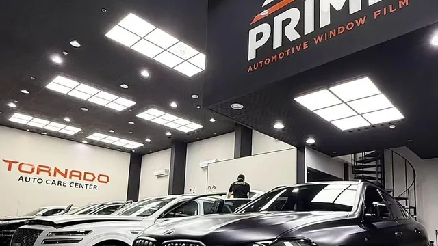 واجهة شركة تورنيدو للعناية بالسيارات في حي البوادي بجدة
