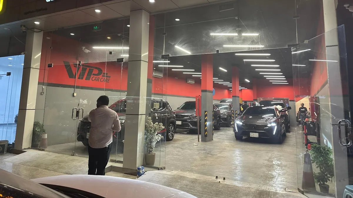 من داخل VIP Car Care في حي اليرموك بالرياض